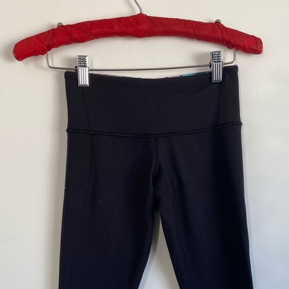 Lululemon Embody Crop *Full-On Luon
Black / Secret Garden / Pow Pink Lig… - Picture 8 of 8